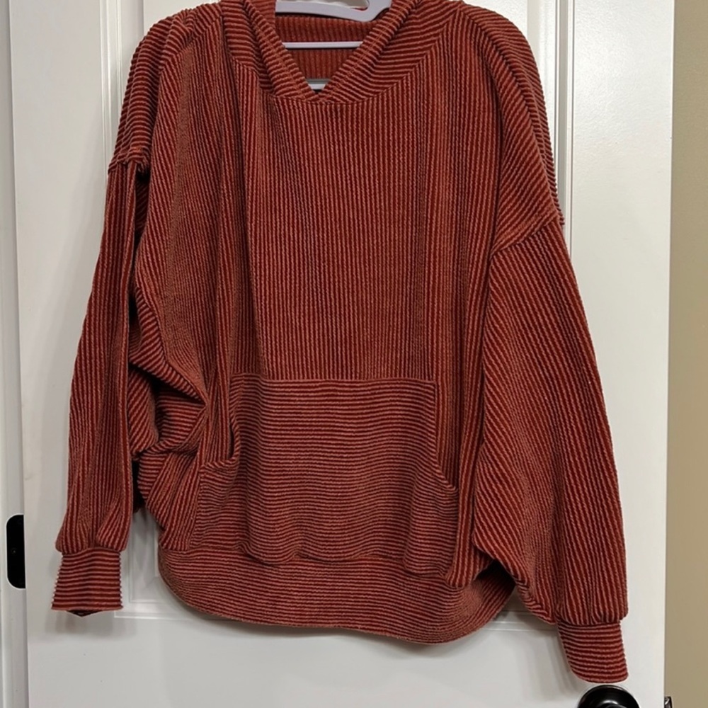 Stylish Splendor Rust Color Pink Lily Corded Hoodie Size Medium